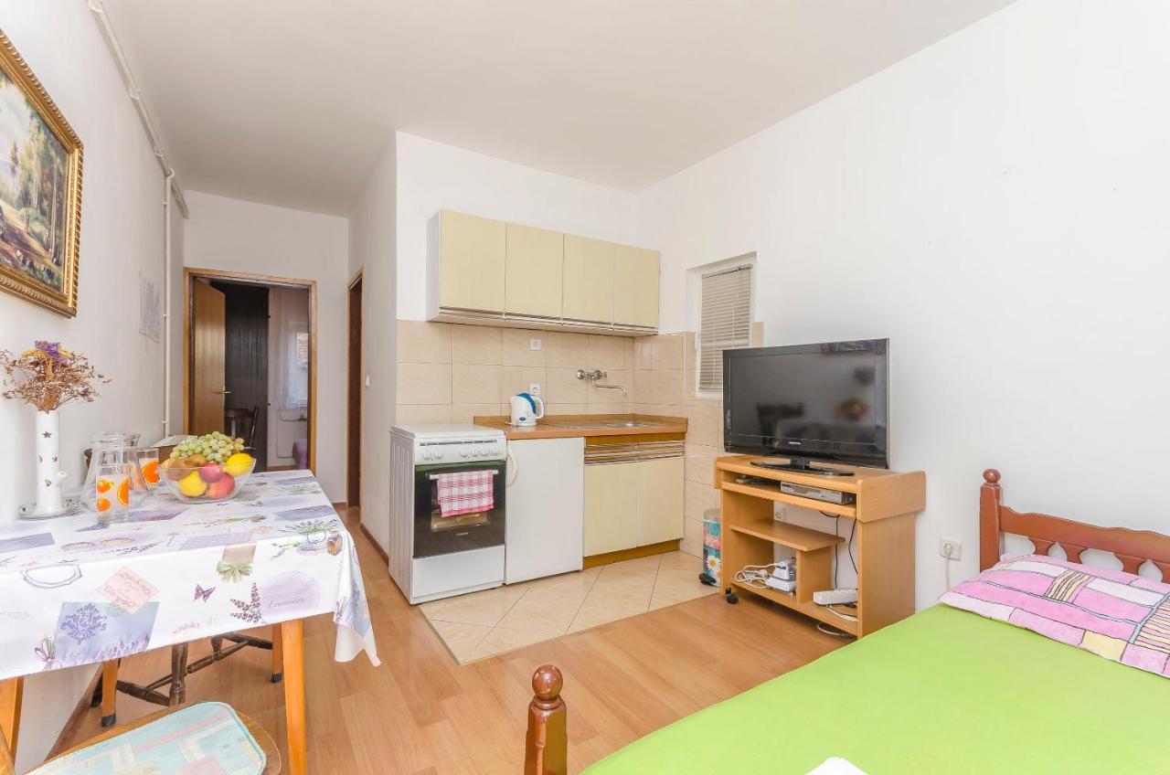 Apartments Mira I Vodice Buitenkant foto