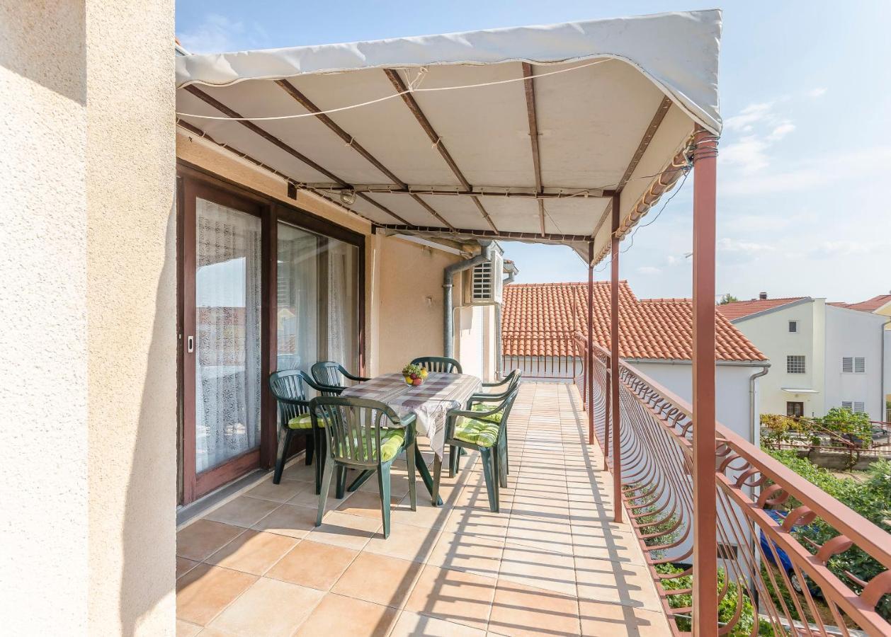 Apartments Mira I Vodice Buitenkant foto